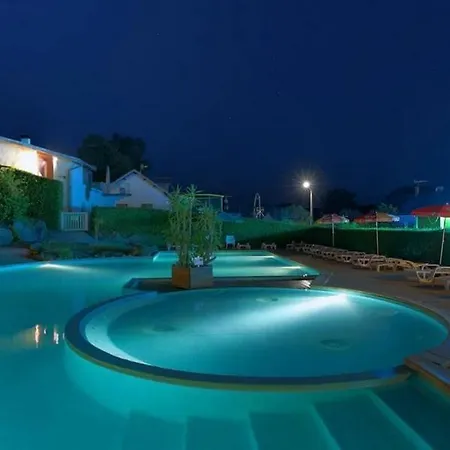 Domaine Les Nids Du Camping 4*